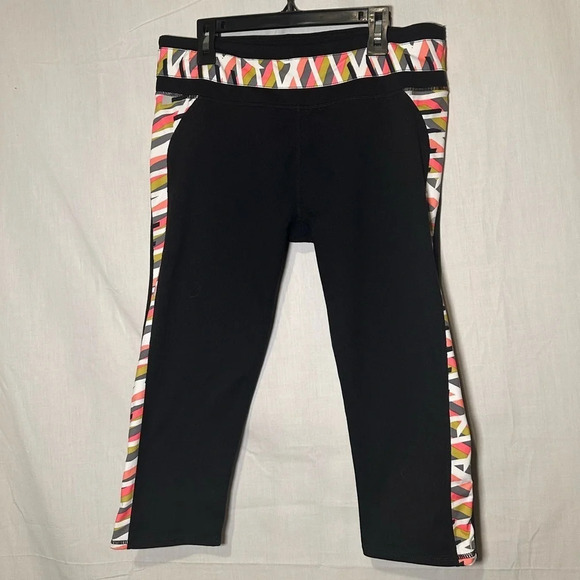 Fabletics Camacan Capri size medium - Picture 2 of 5